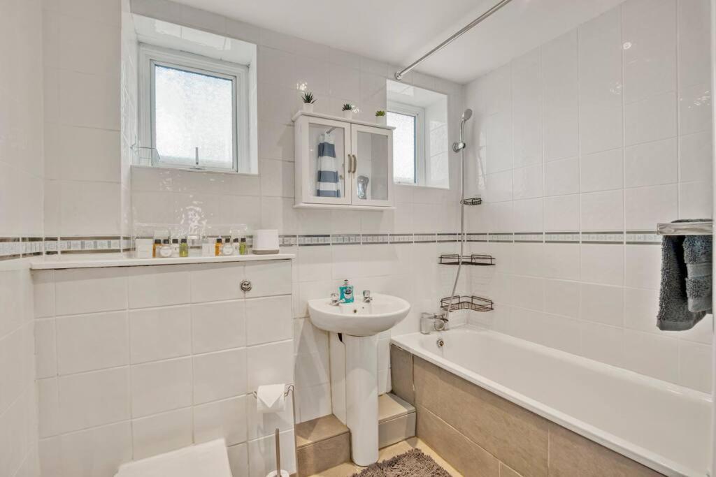 Lovely 3-Bed Clapham Common London Kültér fotó